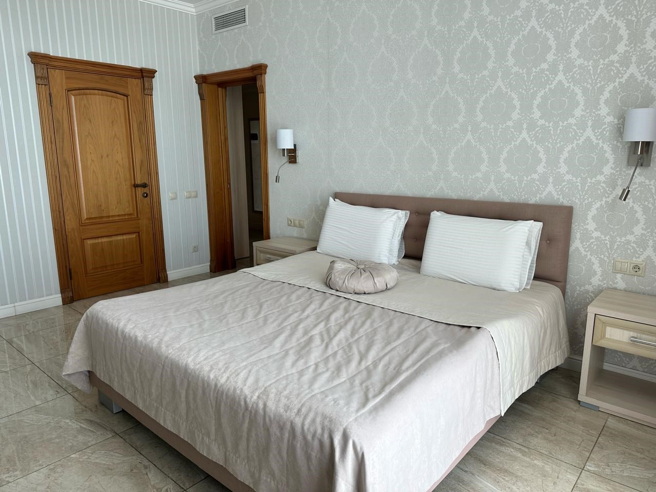 Люкс в Челюскинцев