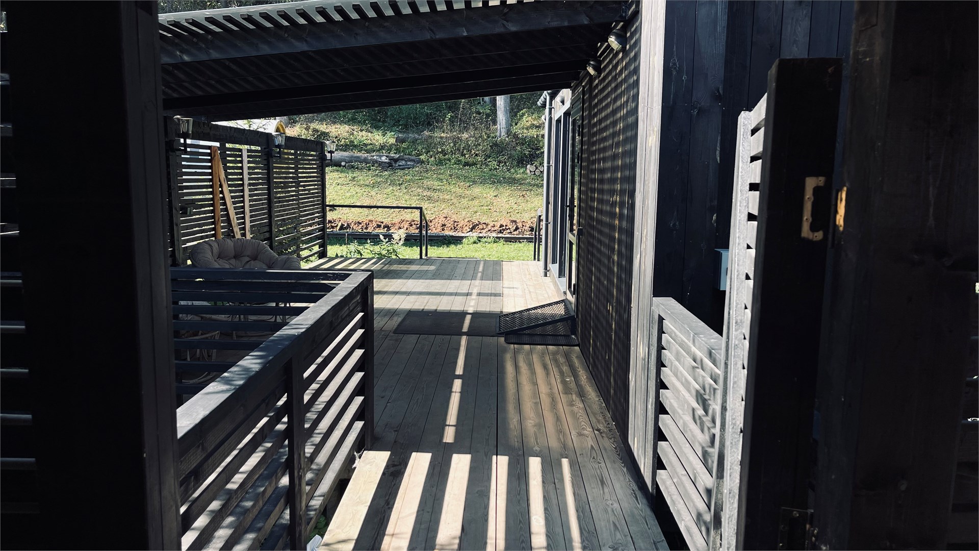 Великие российские учёные (барнхаусы с видом на лес) в Резиденция Товарищества Братьев Нобель