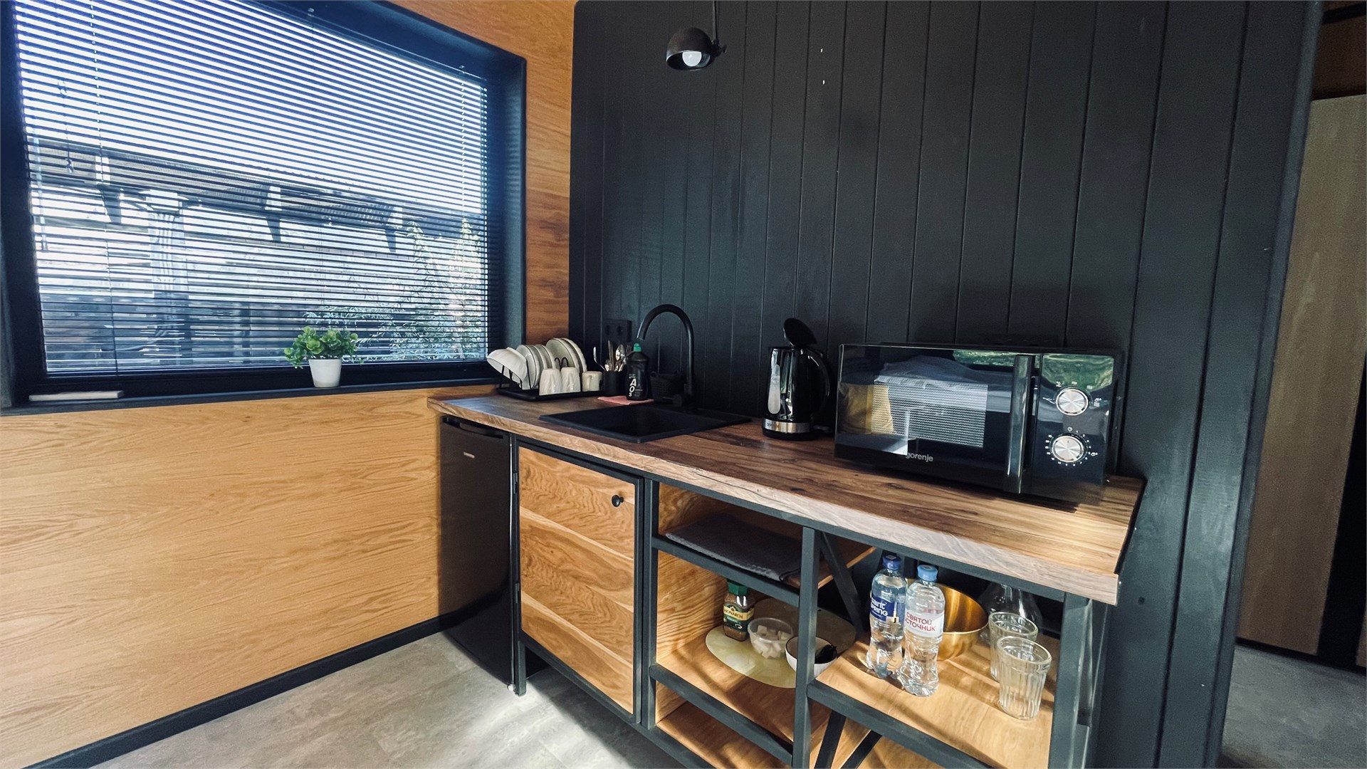 Великие российские учёные (барнхаусы с видом на лес) в Резиденция Товарищества Братьев Нобель