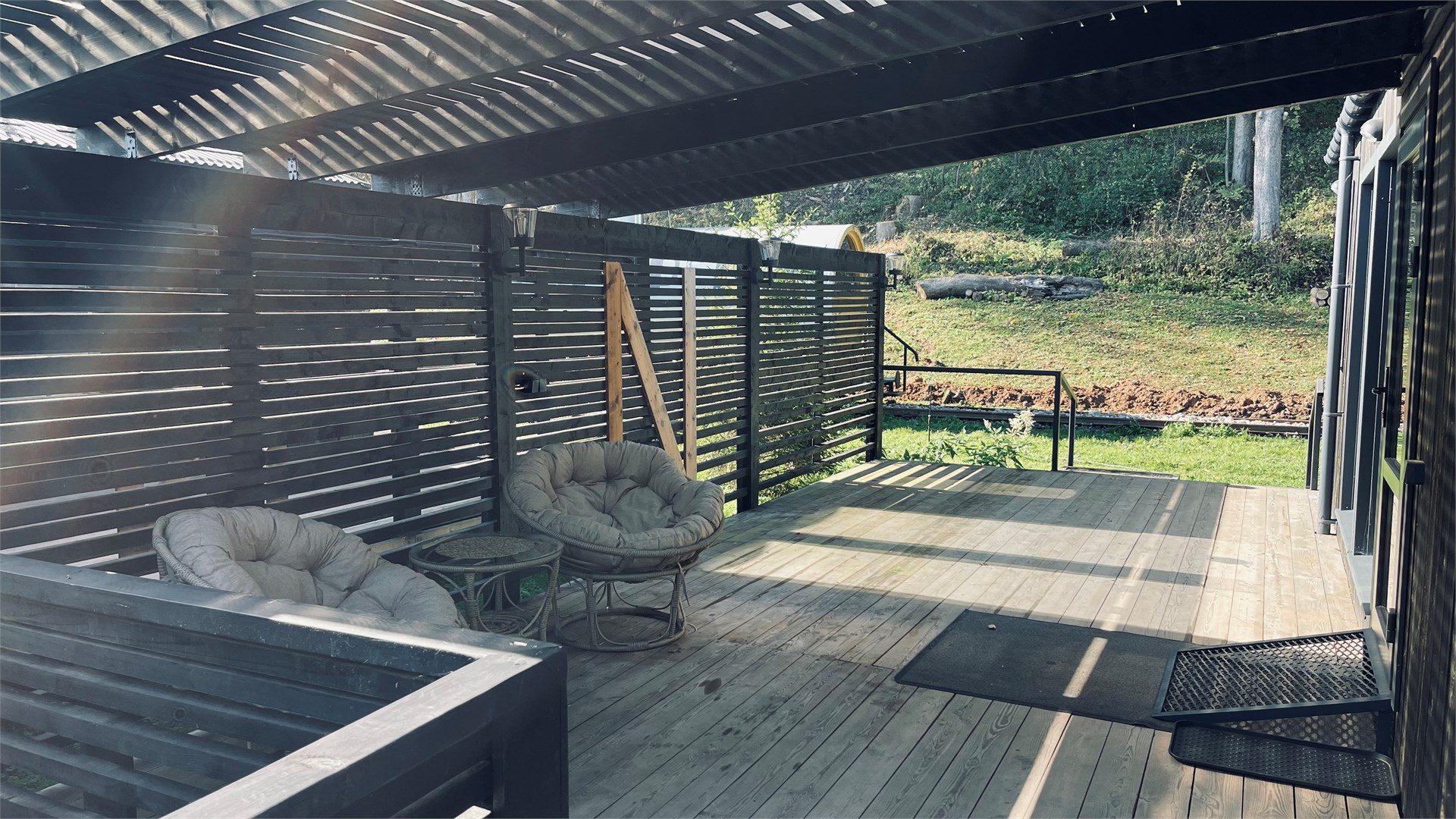 Великие российские учёные (барнхаусы с видом на лес) в Резиденция Товарищества Братьев Нобель