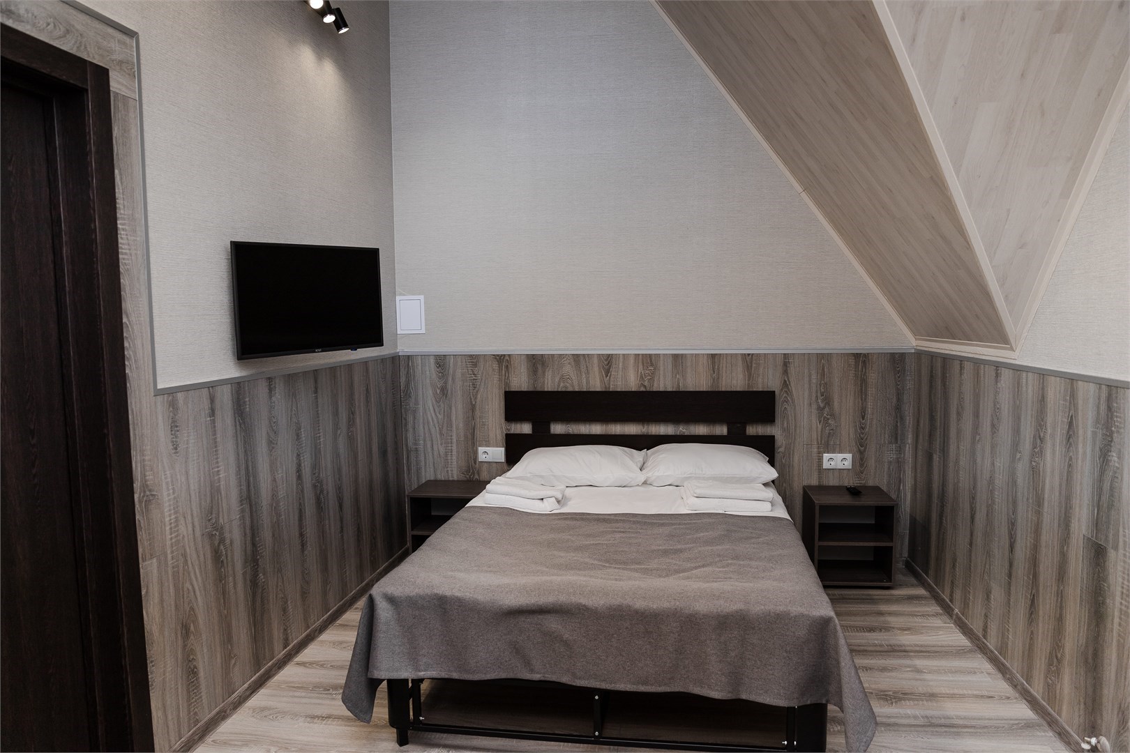 Двухместный с двухспальной кроватью возможно проживание с питомцами в Объект 784