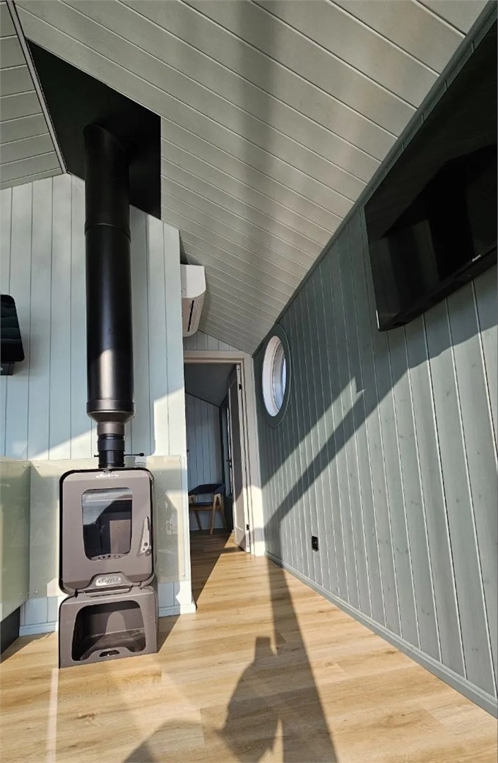 Хаусбот "Сила Ветра" 2+2 в Гостевой дом