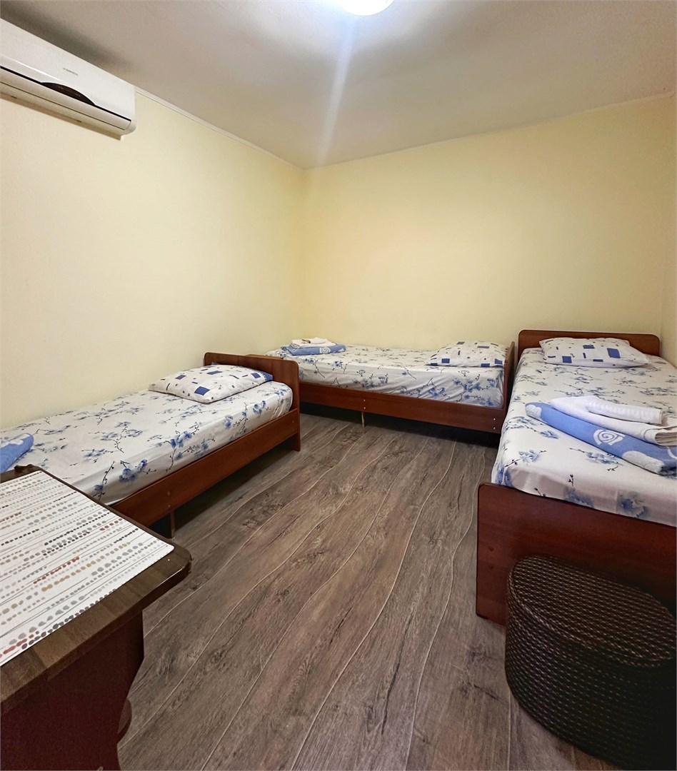 Эконом 3-х местный номер в У Веры