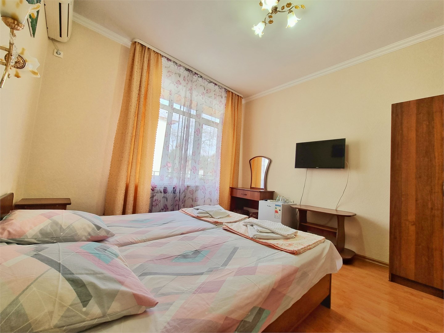 Комфортный 2-х местный номер с балконом в У Веры