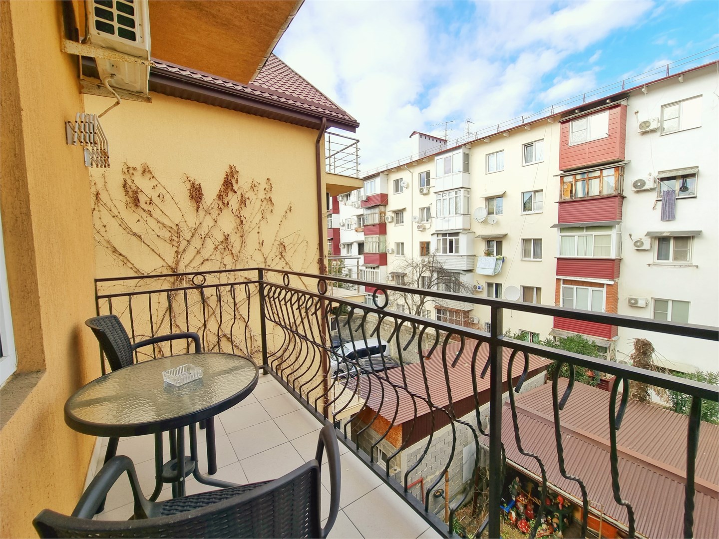 Комфортный 2-х местный номер с балконом в У Веры