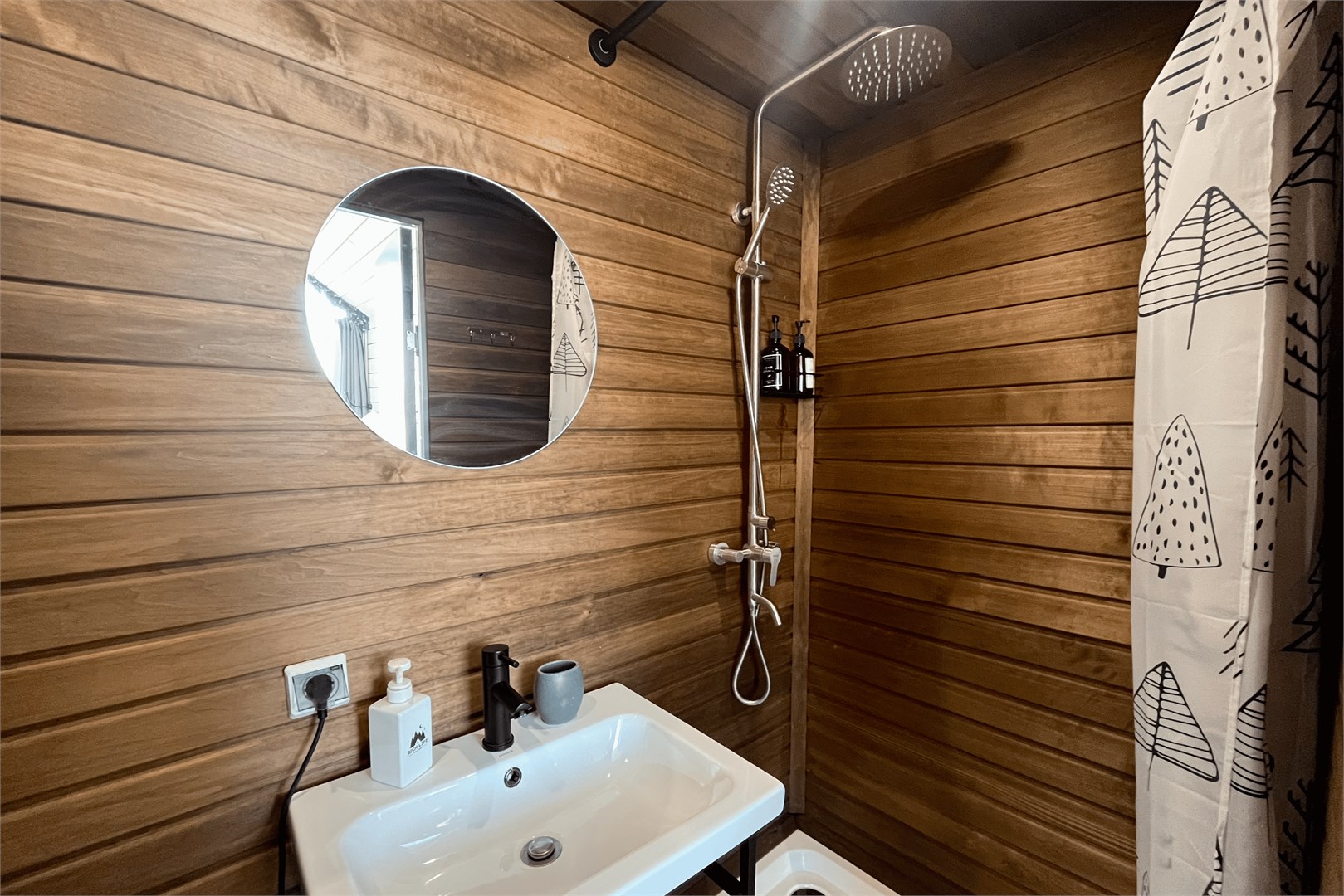 Barn Small в Rich Life Village