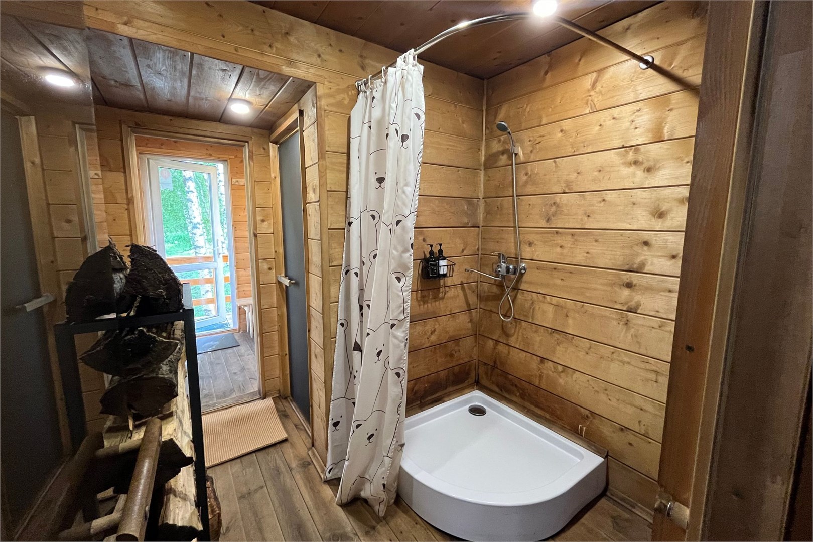 Сеанс бани 17:30 - 22:00 (4,5 часа) в Rich Life Village