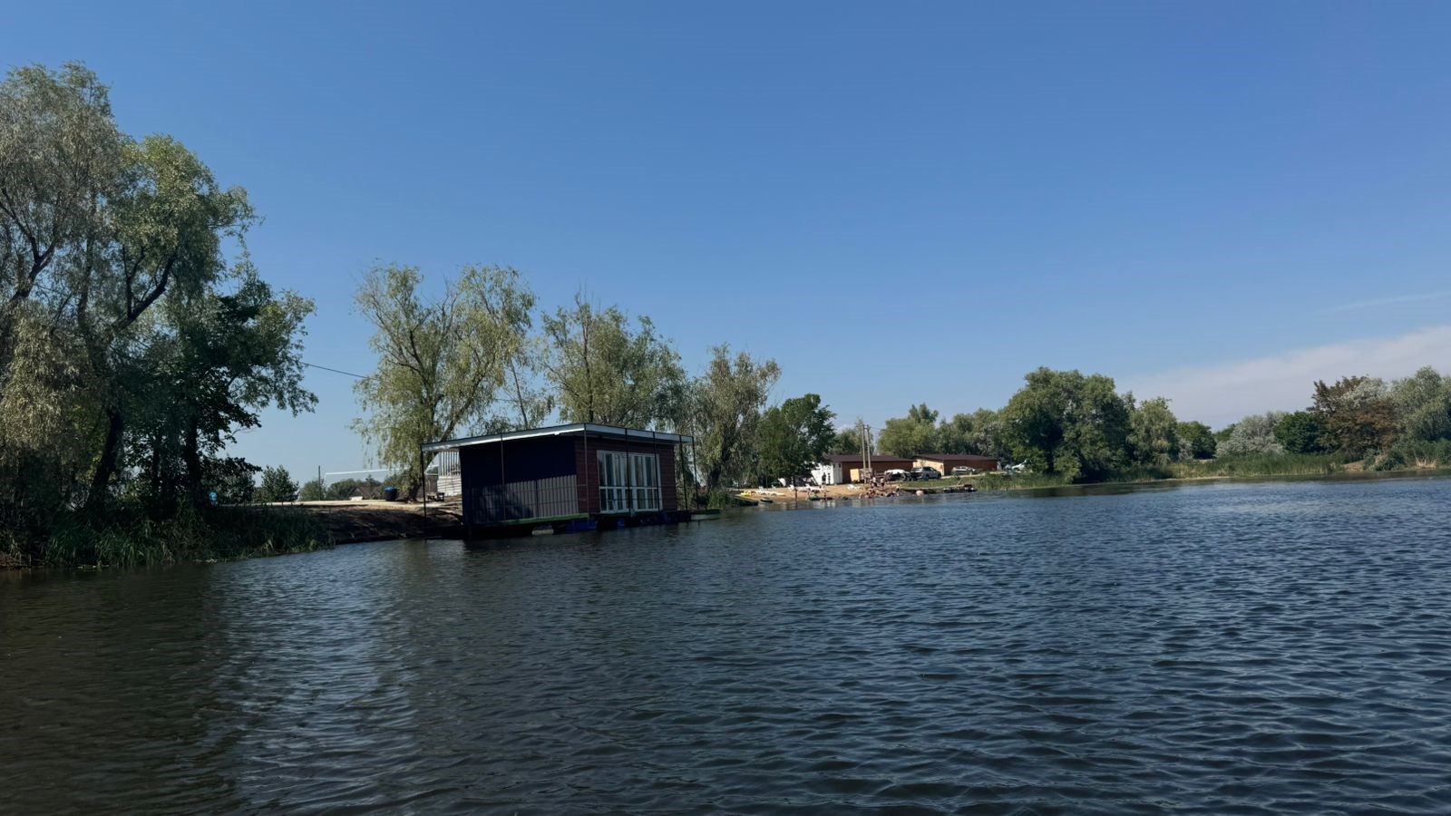 Дом на воде в Берег мечты