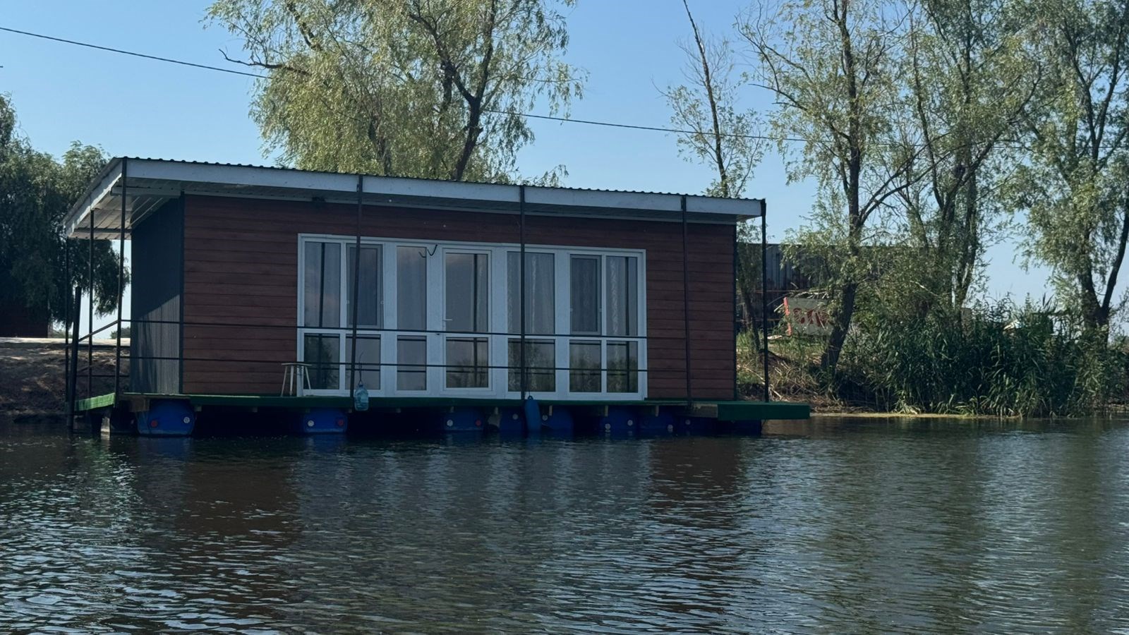 Дом на воде в Берег мечты