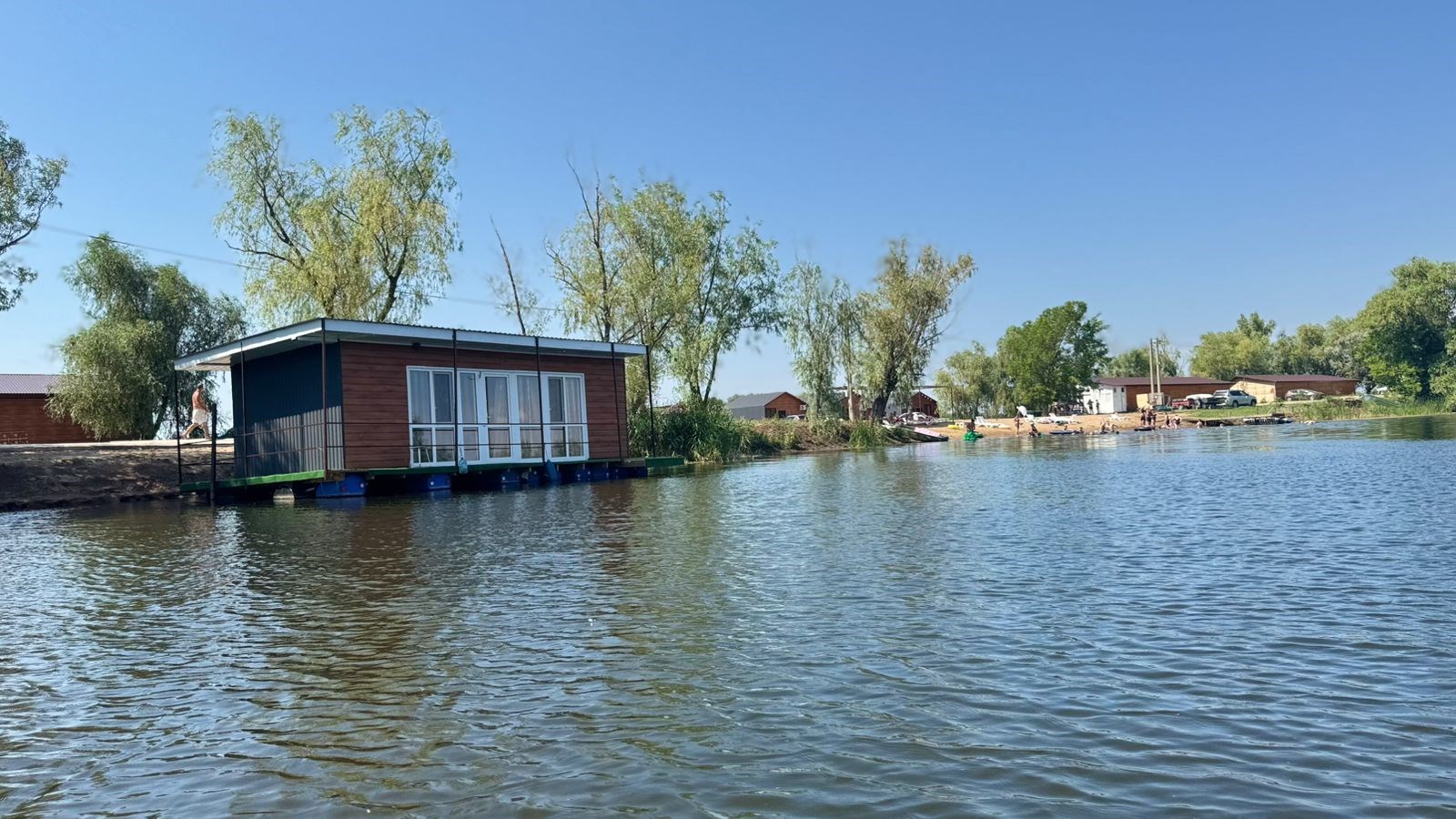 Дом на воде в Берег мечты