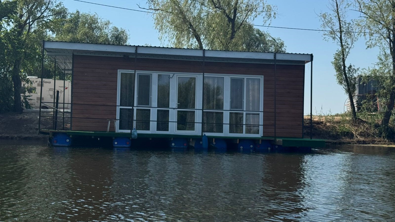 Дом на воде в Берег мечты