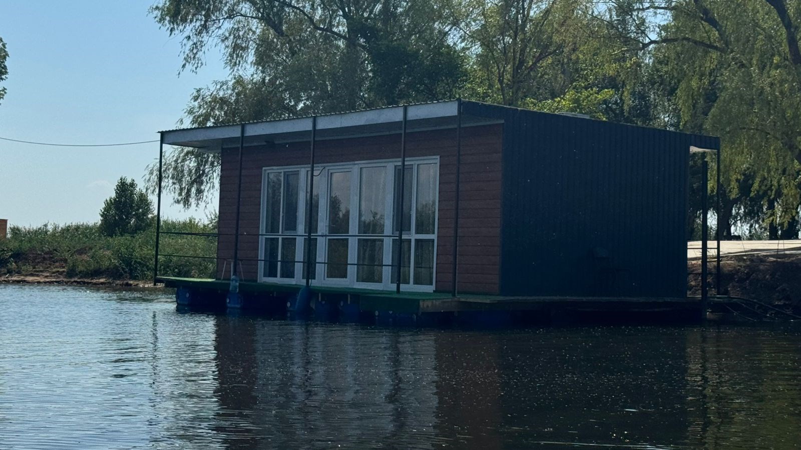 Дом на воде в Берег мечты