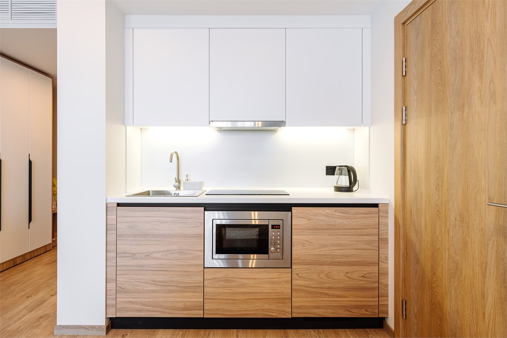 Студия с видом на озеро в Тайвас