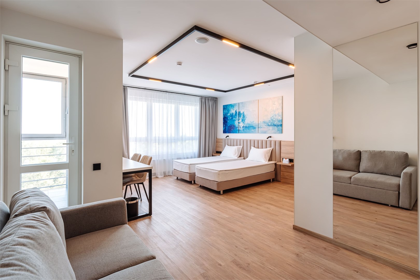 Делюкс с балконом в Тайвас