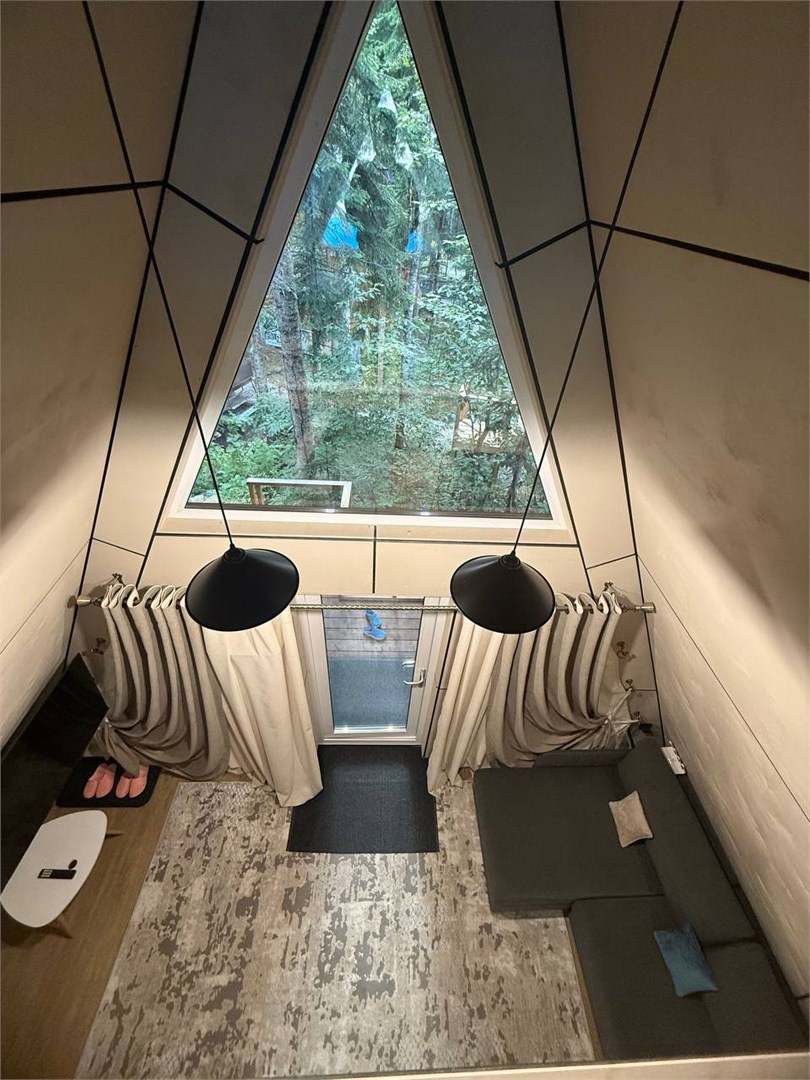 Домик A-frame лесной в Времена года Village