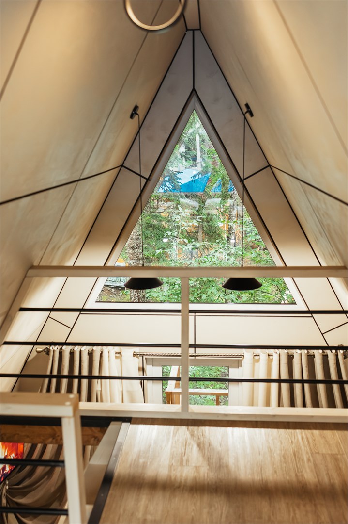 Домик A-frame лесной в Времена года Village
