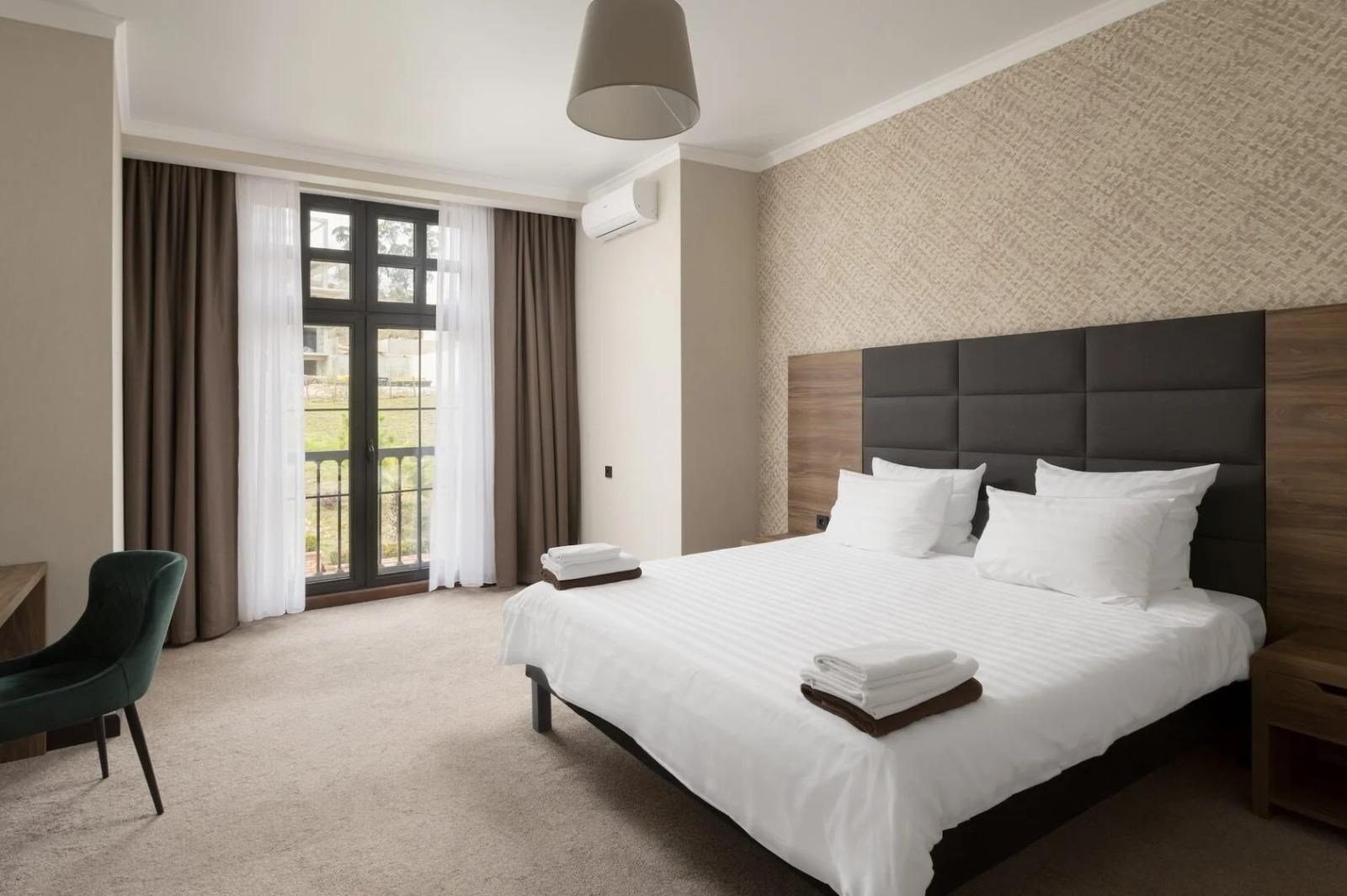 Делюкс без балкона, вид во двор в Loft