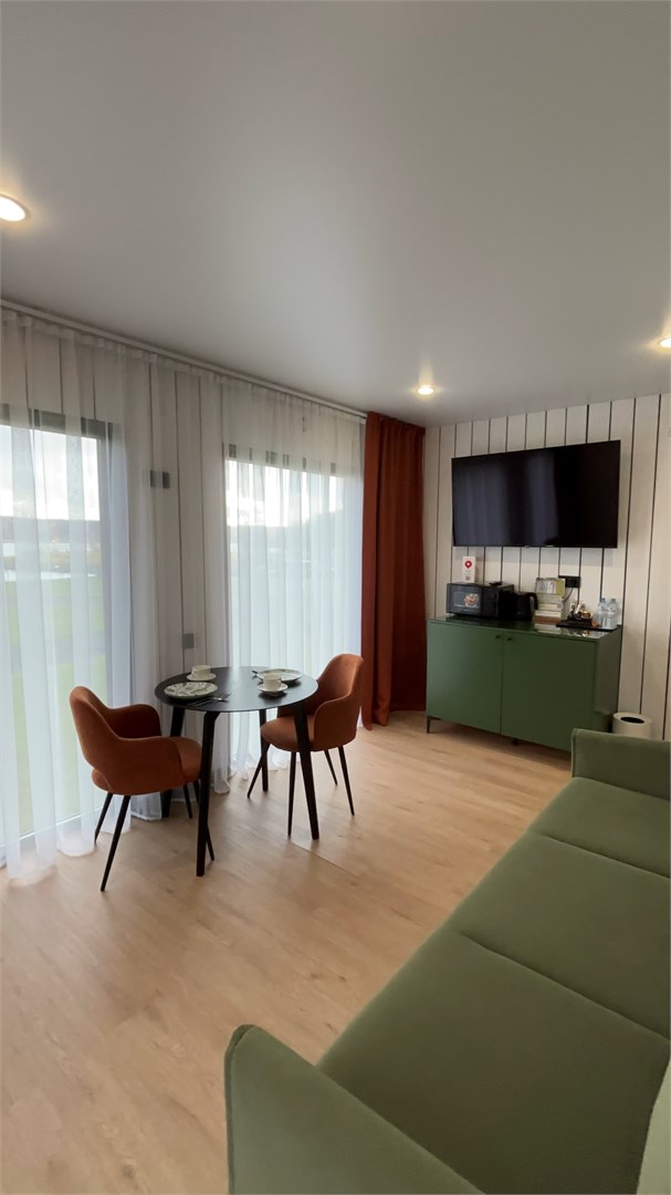 "Первая береговая" . Семейный/ На Компанию. Два совмещенных номера с видом на море и общей терассой. в Рассвет