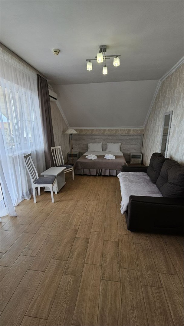 Трёхместный стандартный номер с балконом №53 в Елена