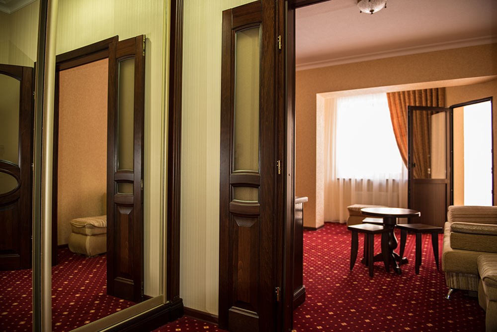 DE LUXE в Кристалл 139