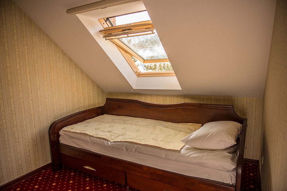 LIGHT в Кристалл 139