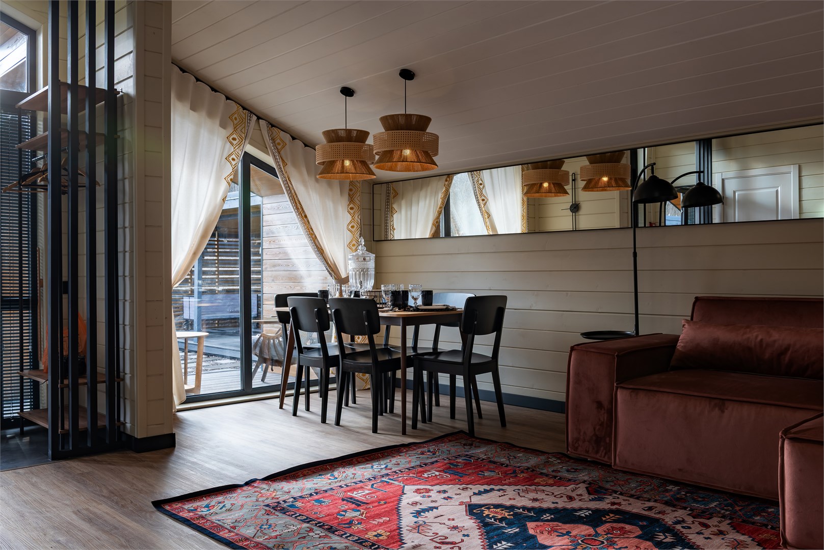 БарнХаус "Жокей" в Эос