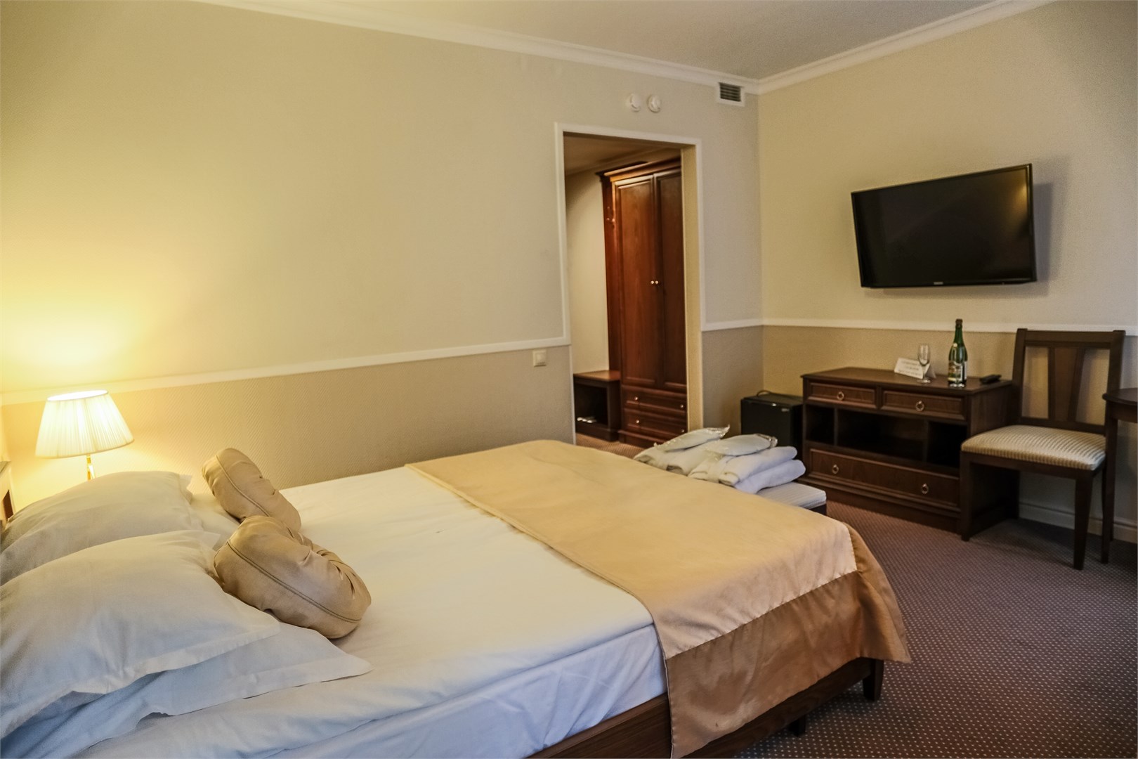 Улучшенный стандартный с балконом в Aglaya hotel&courtyard