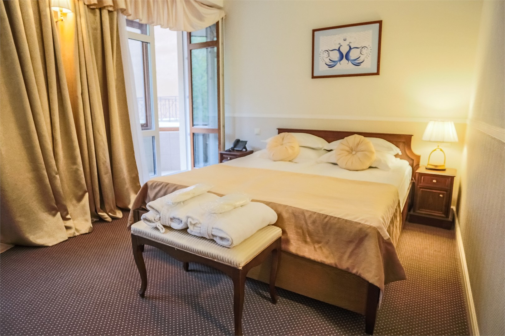 Улучшенный стандартный с балконом в Aglaya hotel&courtyard