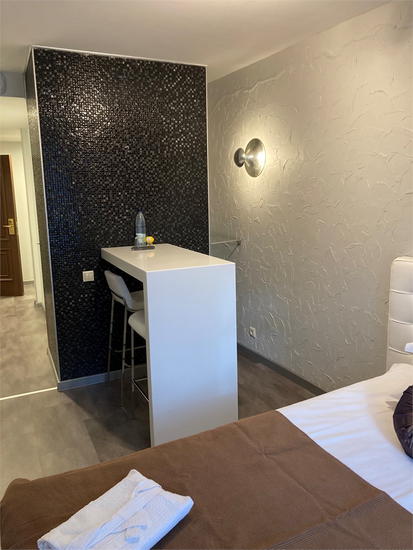 Улучшенный одноместный номер с террасой в Aglaya hotel&courtyard