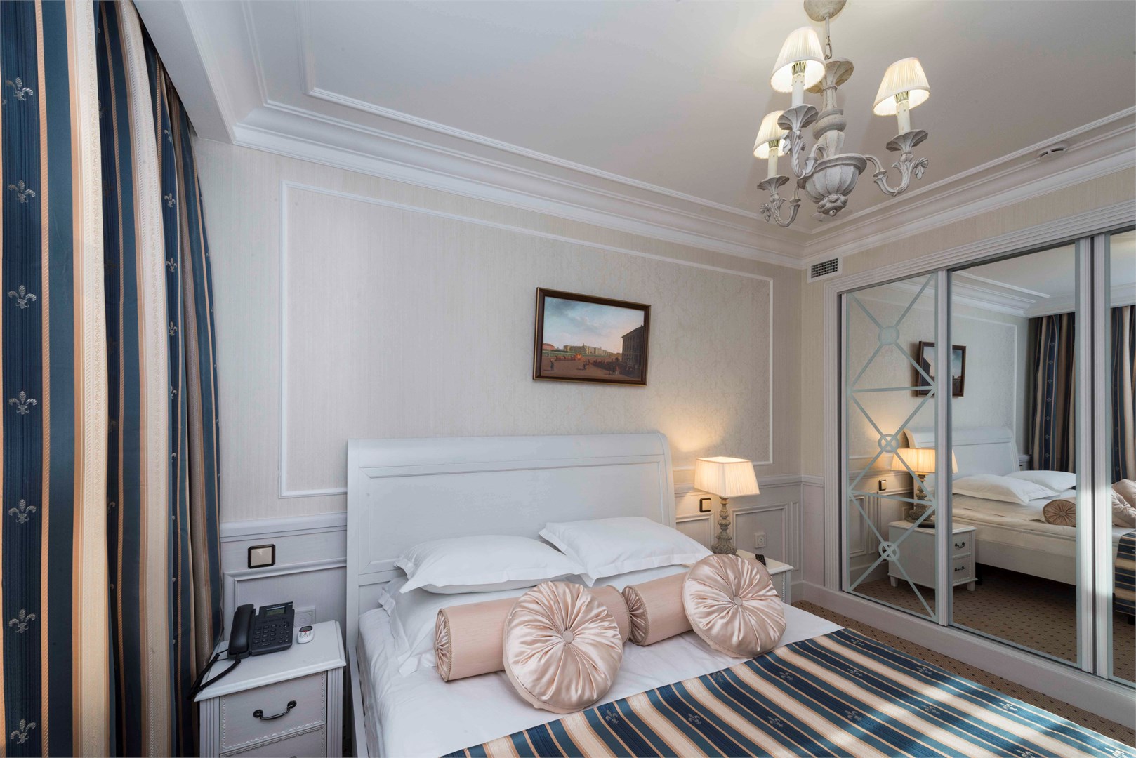 Полулюкс в Aglaya hotel&courtyard