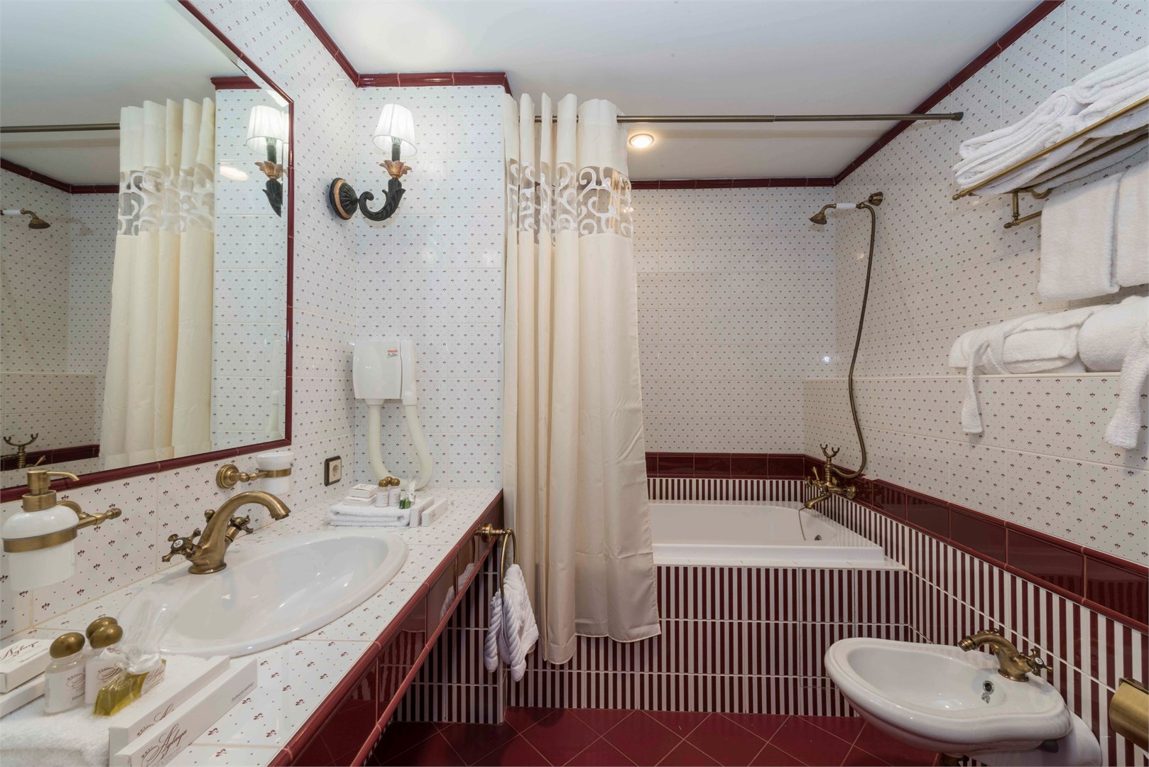 Полулюкс в Aglaya hotel&courtyard