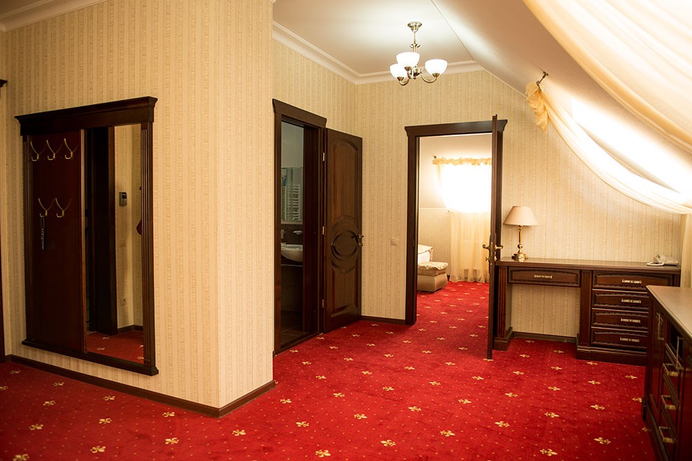SUITE в Кристалл 139