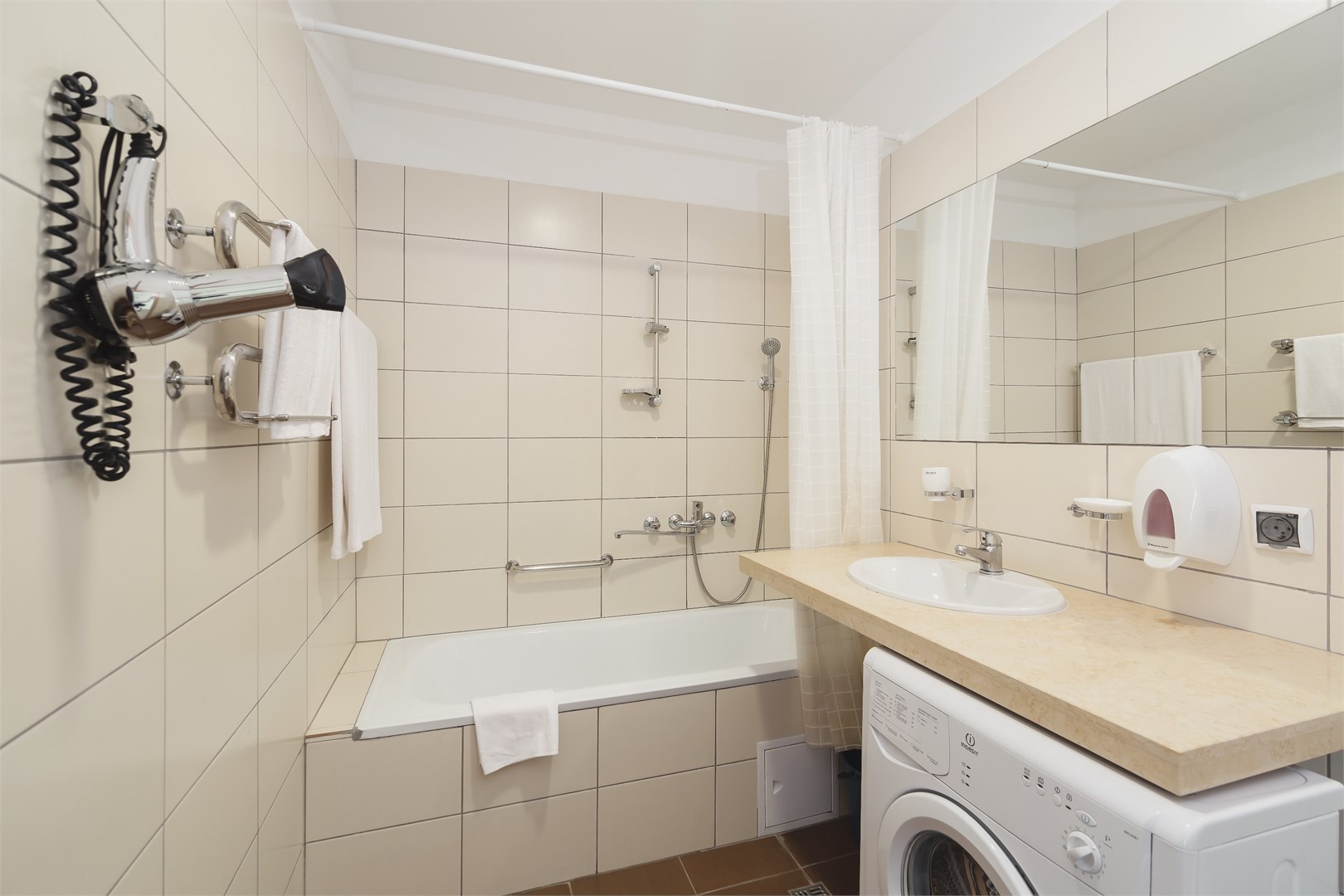 С видом на город, двухкомнатный апартамент с одной спальней (6-15 этаж) в Uplaza