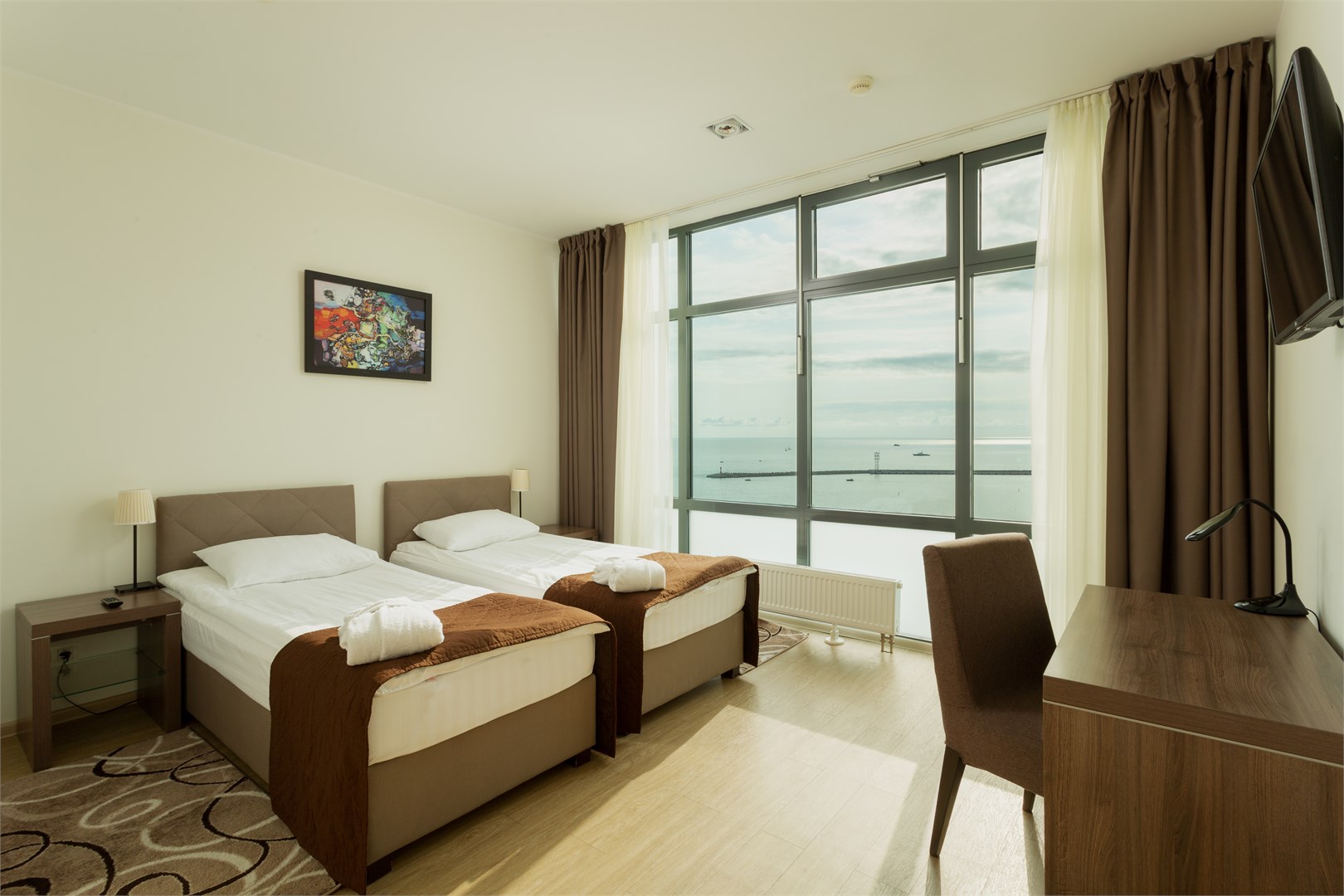 Трехкомнатный апартамент с двумя спальнями (6-11 этаж) вид на море в Uplaza