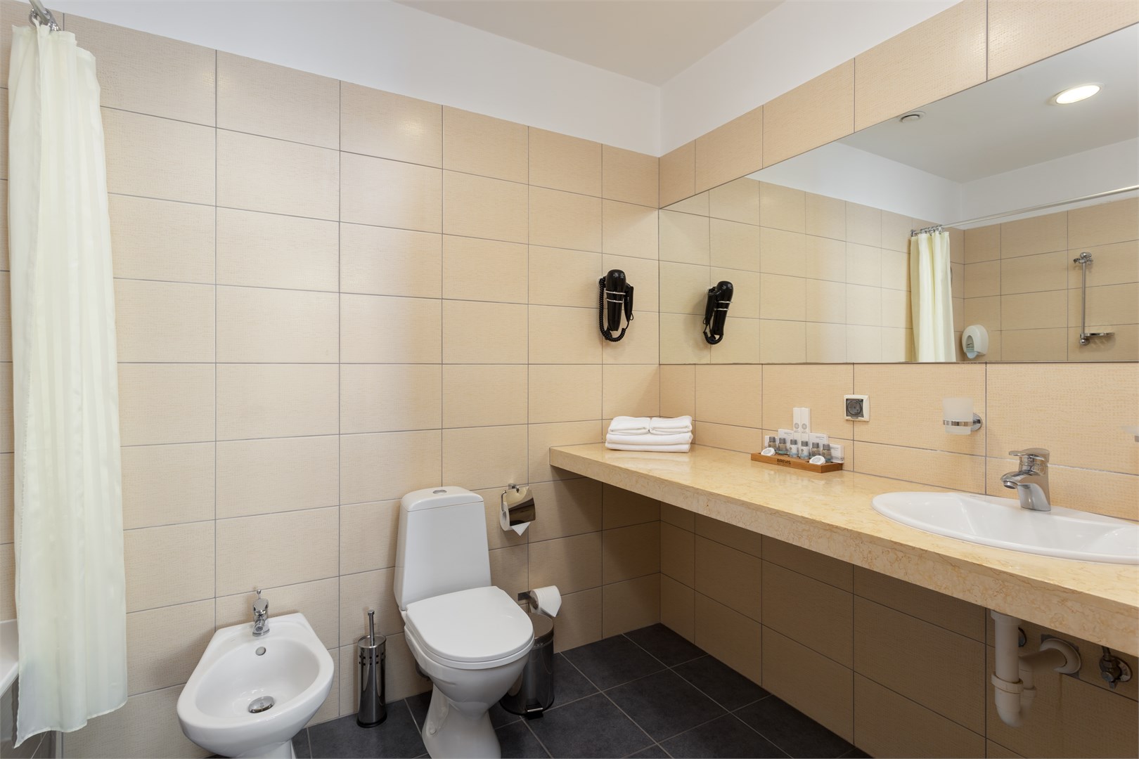 Трехкомнатный апартамент с двумя спальнями (6-11 этаж) вид на море в Uplaza