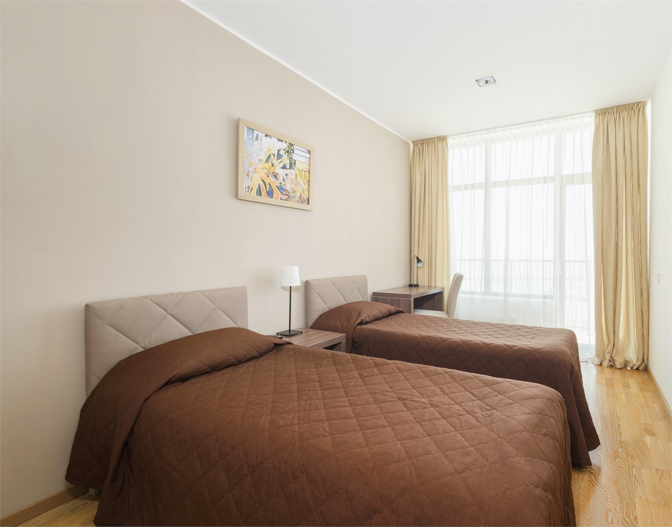 Четырехкомнатный апартамент с тремя спальнями (12-15 этаж) вид на море в Uplaza