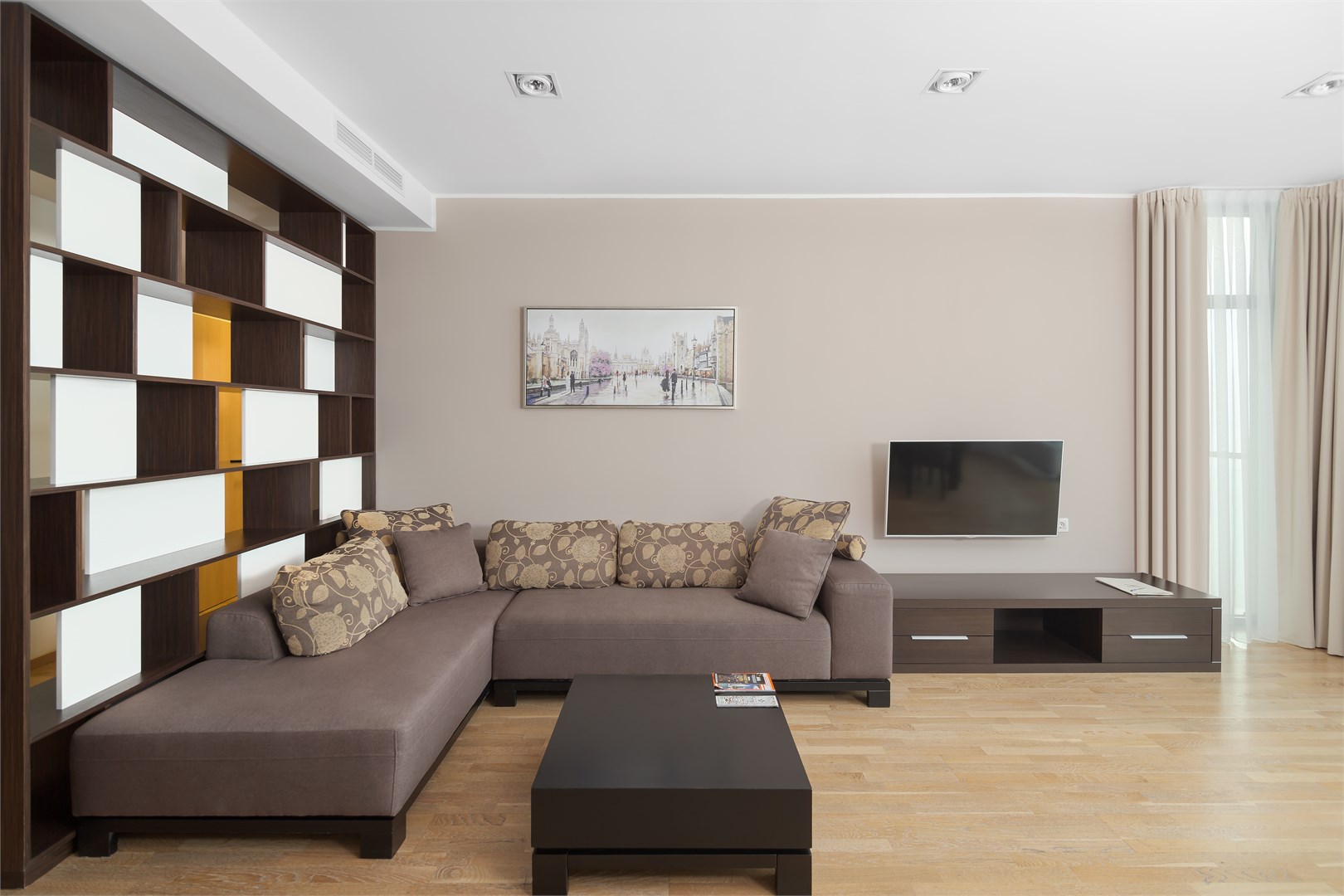 Четырехкомнатный апартамент с тремя спальнями (12-15 этаж) вид на море в Uplaza