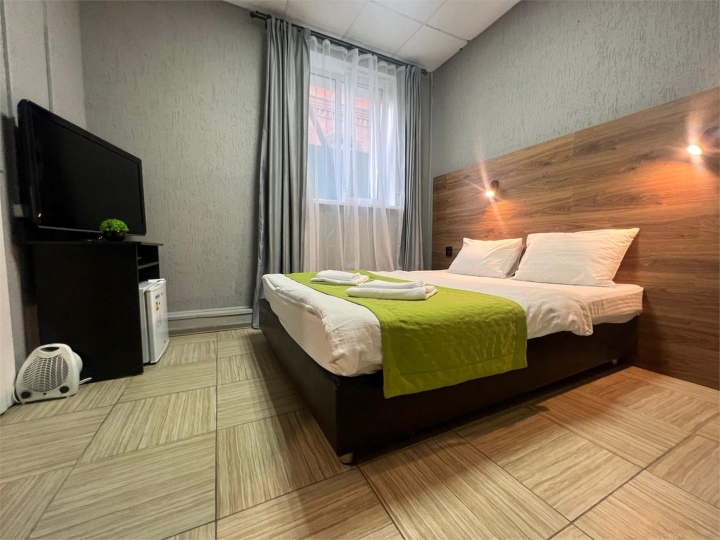 Двухместный стандарт 100 в Ото