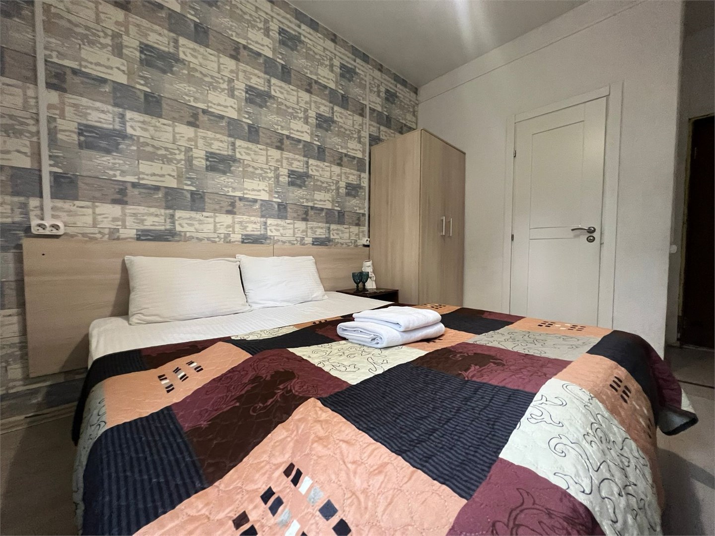 Двухместный стандарт 103 в Ото