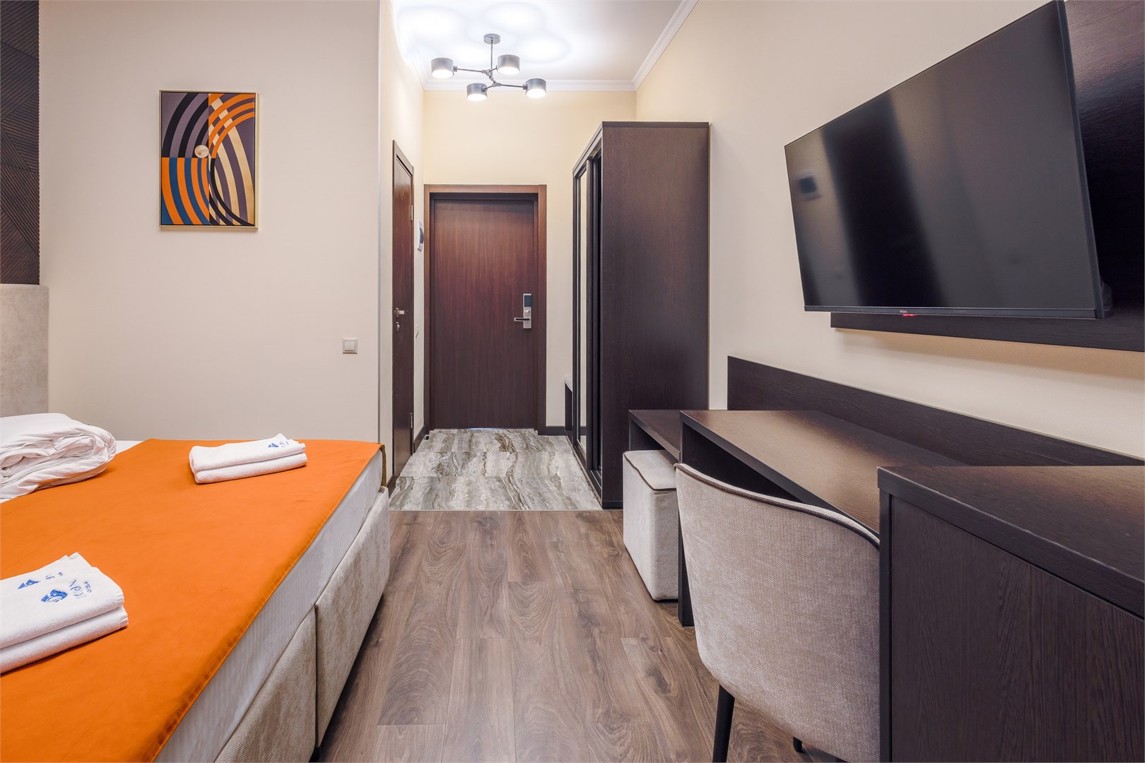 Двухместный номер «Комфорт» с 1 двуспальной кроватью в Ассара