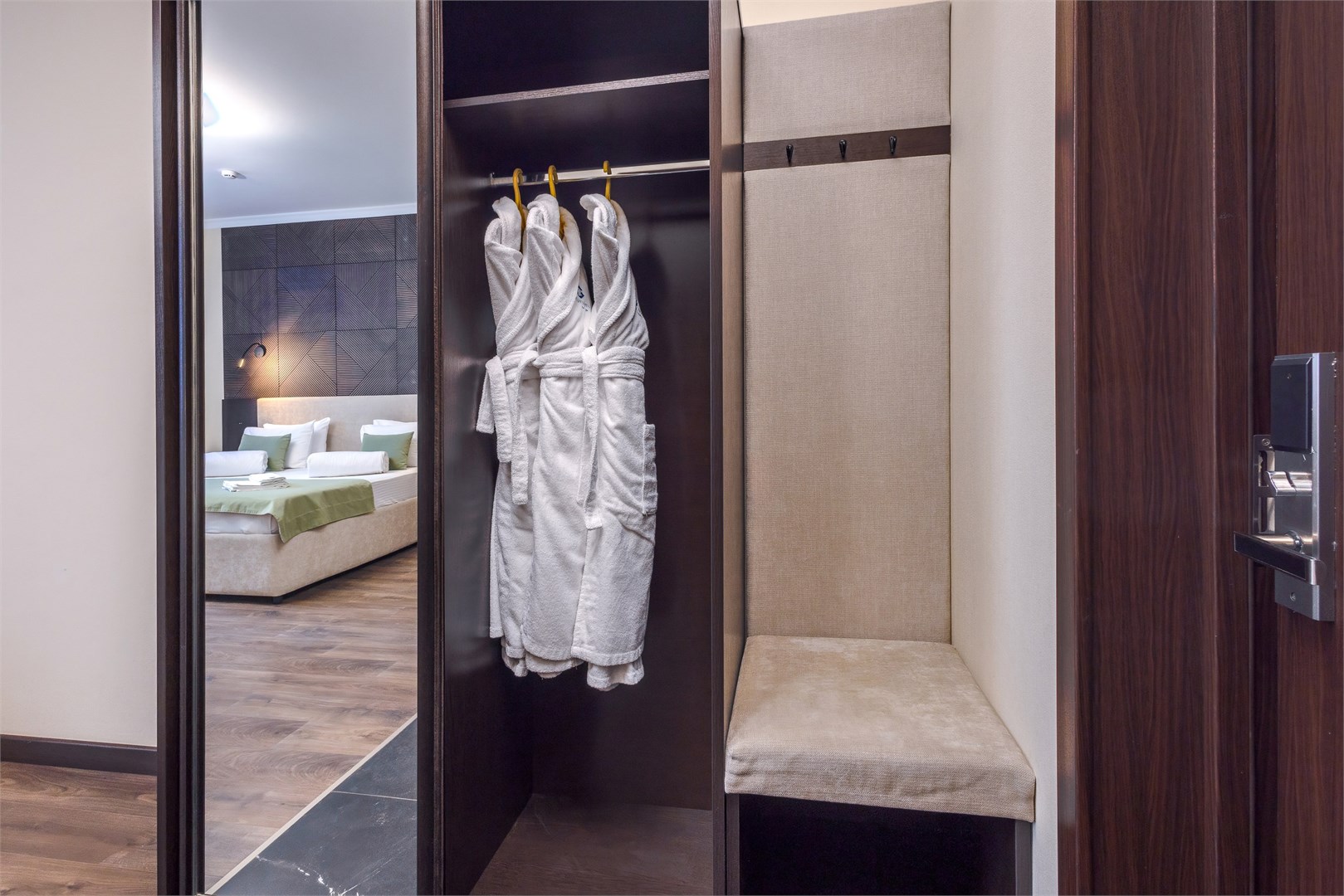 Двухместный номер "Комфорт" Улучшенный с 1 двуспальной кроватью в Ассара