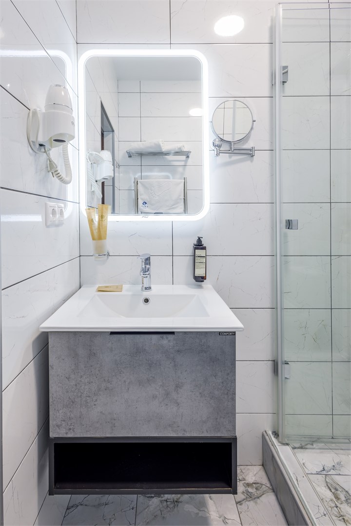 Люкс двухместный двухкомнатный в Ассара