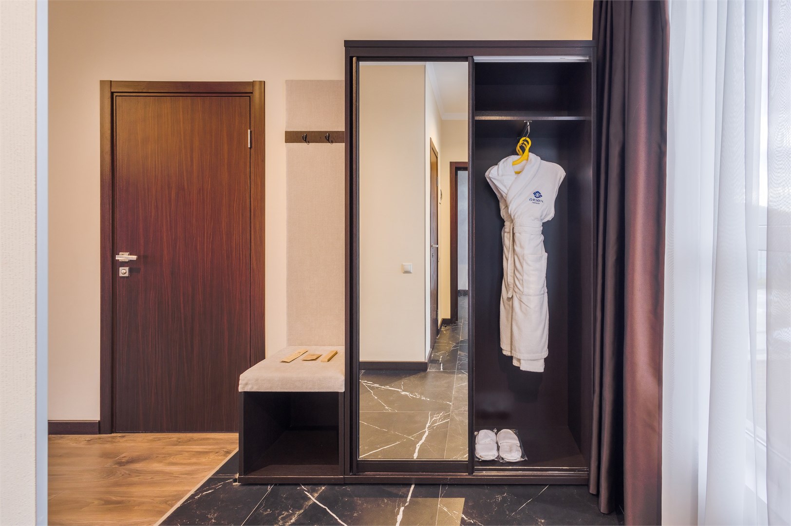 Люкс двухместный двухкомнатный в Ассара