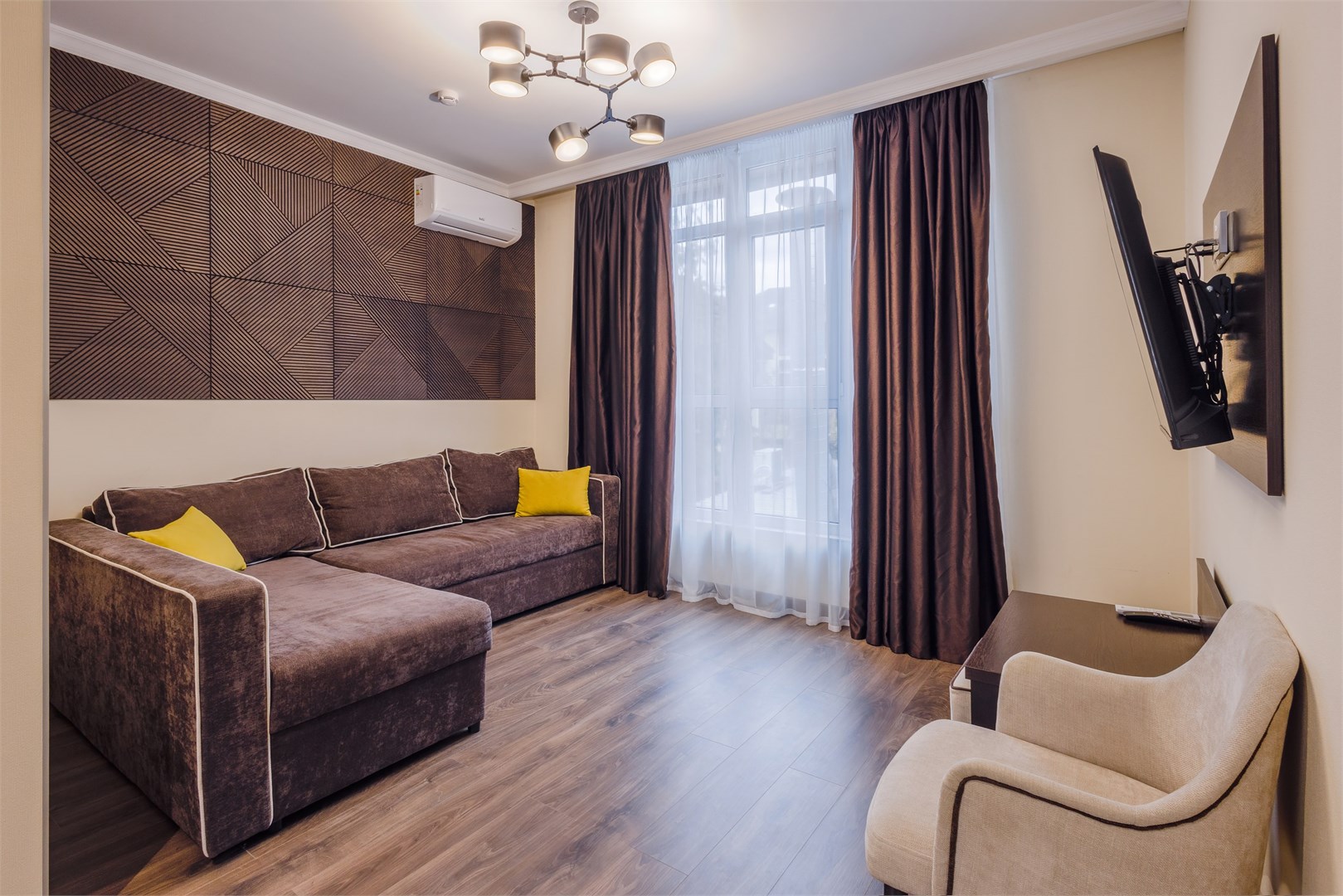 Люкс двухместный двухкомнатный в Ассара