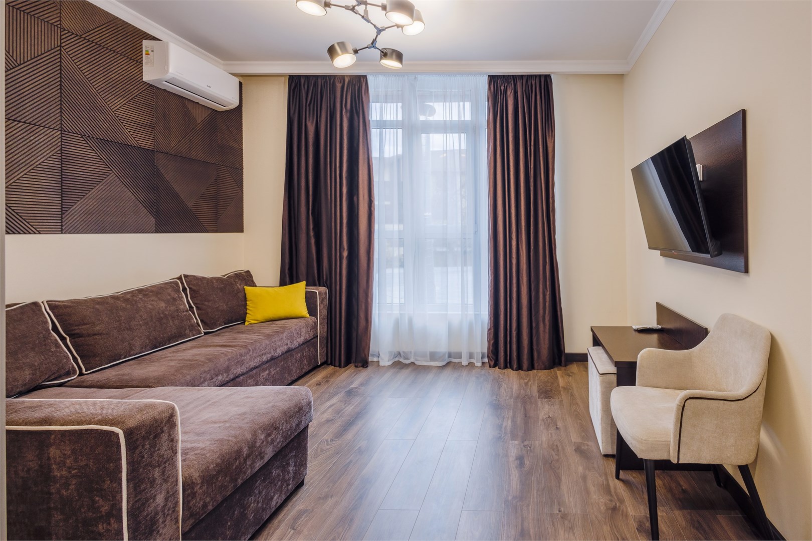 Люкс двухместный двухкомнатный в Ассара