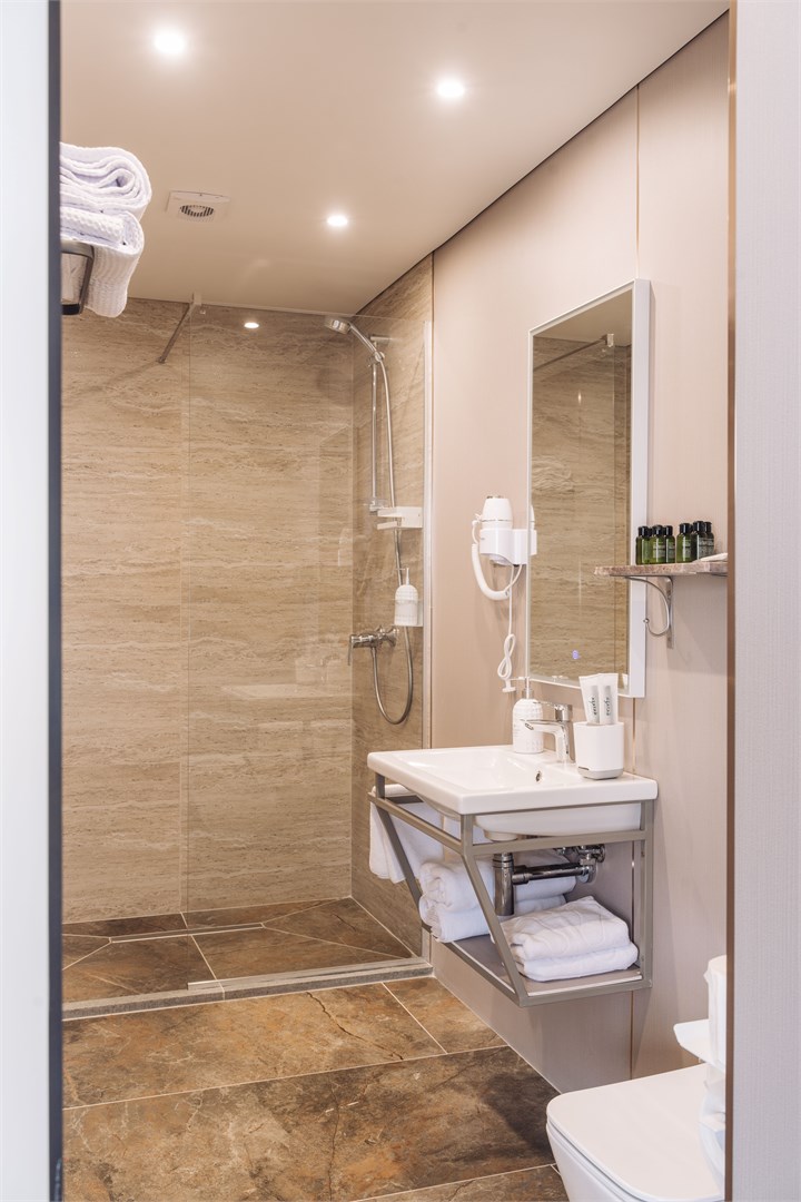 Люкс с ванной "White stone" в Азатай