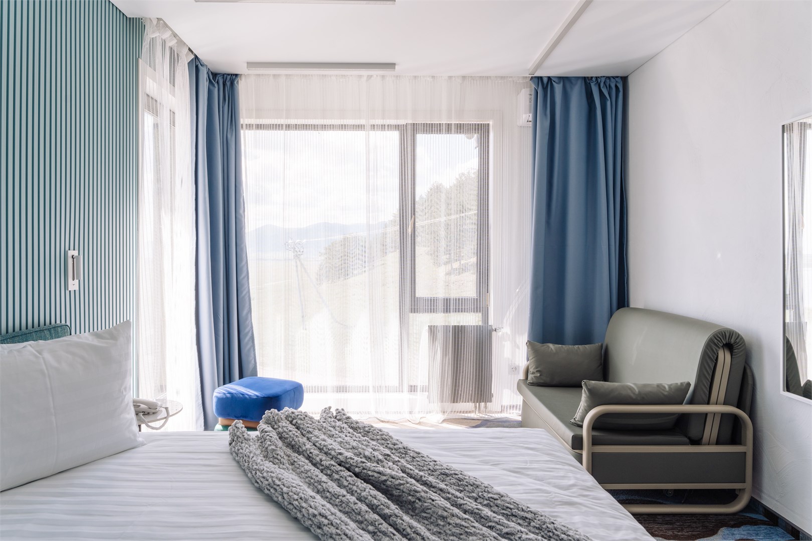 Стандарт с большой двуспальной кроватью в Азатай