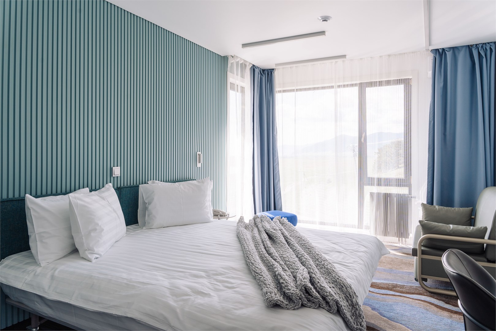 Стандарт с большой двуспальной кроватью в Азатай