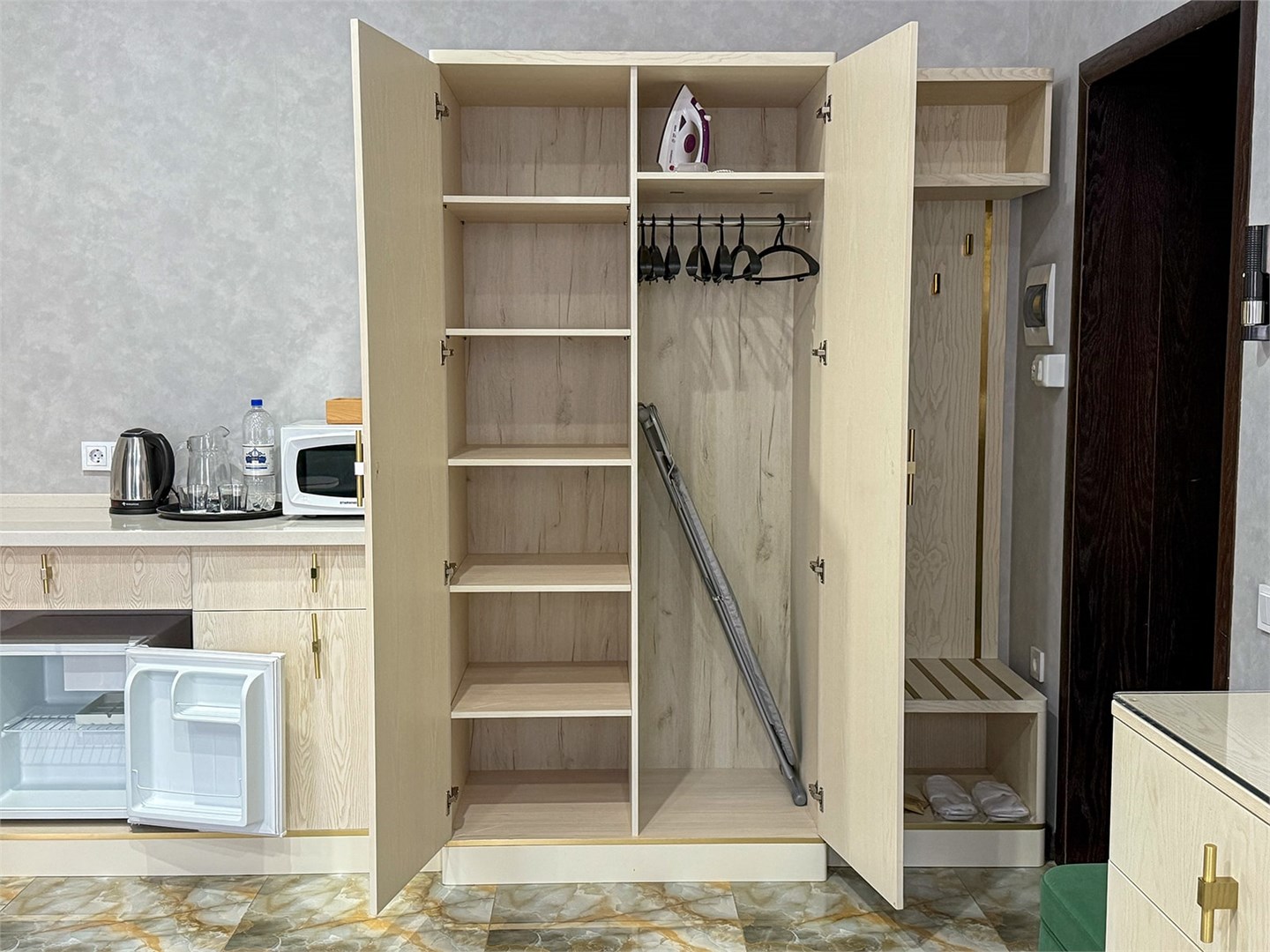 2-местный номер "Семейный", 2х-спальная кровать, повышенной комфортности с доп.местом (Корпуса Вилла "Василиса", Вилла "Анатолия") в Лаба