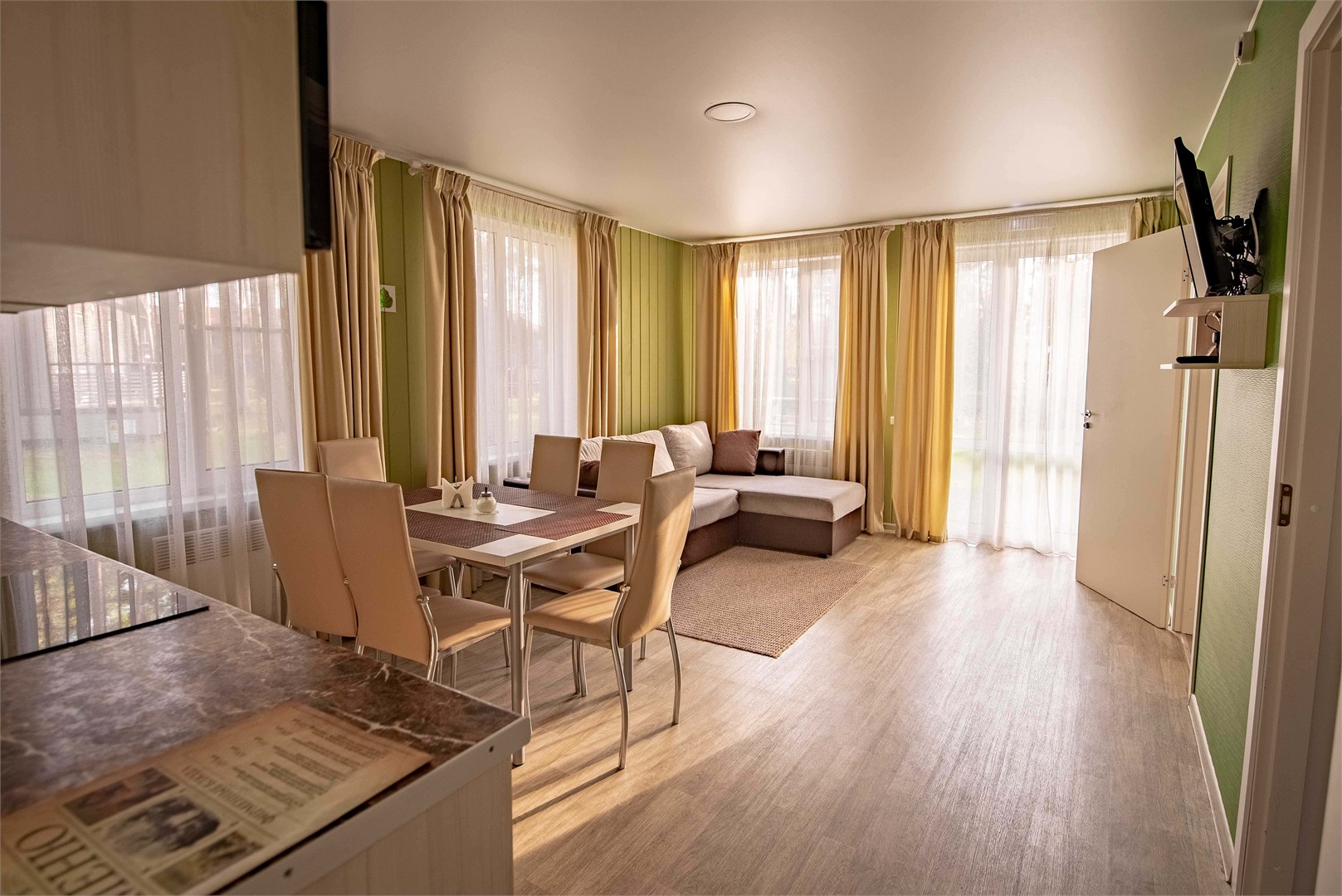 Четырехместный коттедж в Раздолье